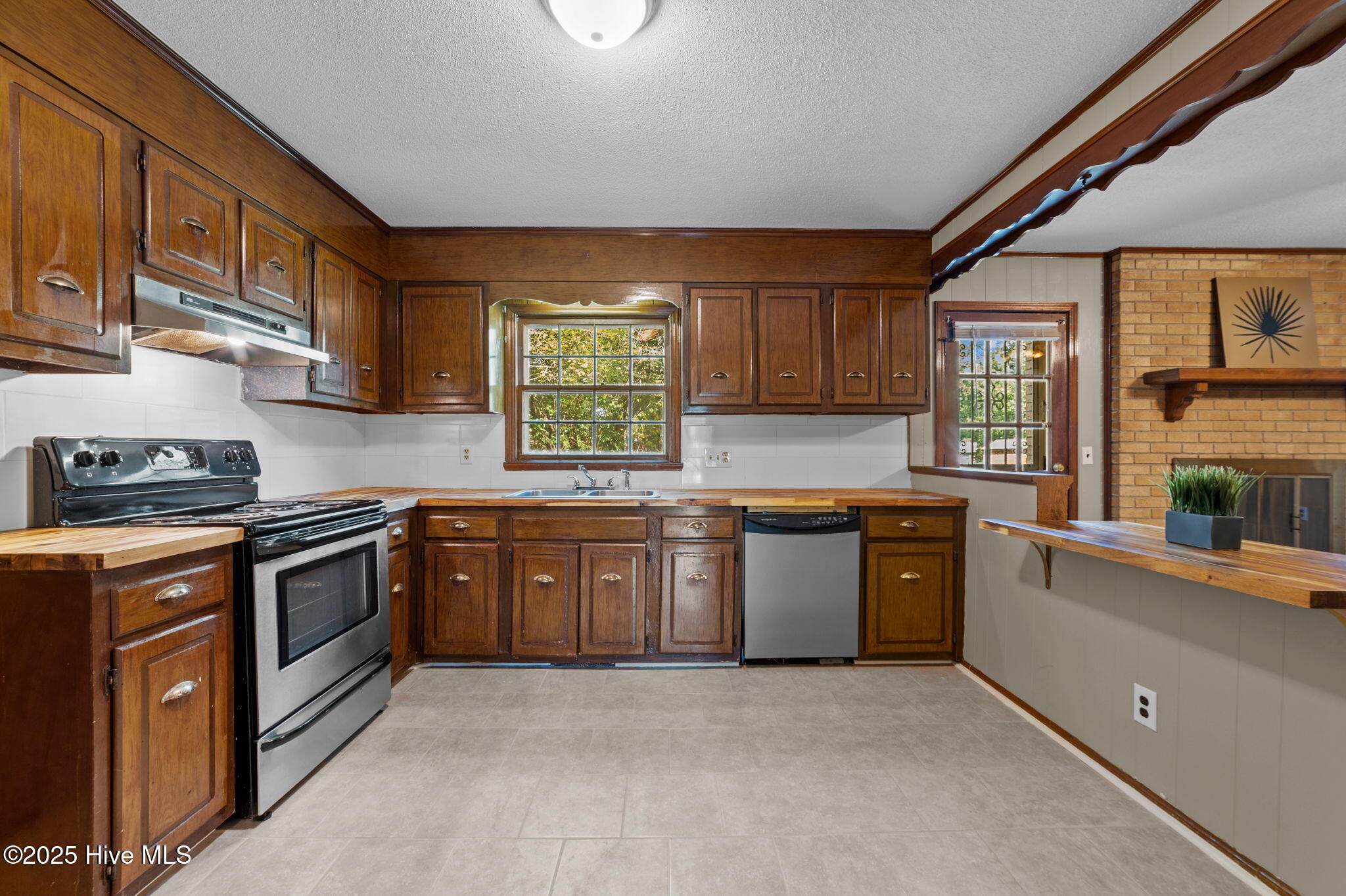 802 Eagle Road Kinston, NC 28501 - Photo 25 of 46 Kitchen