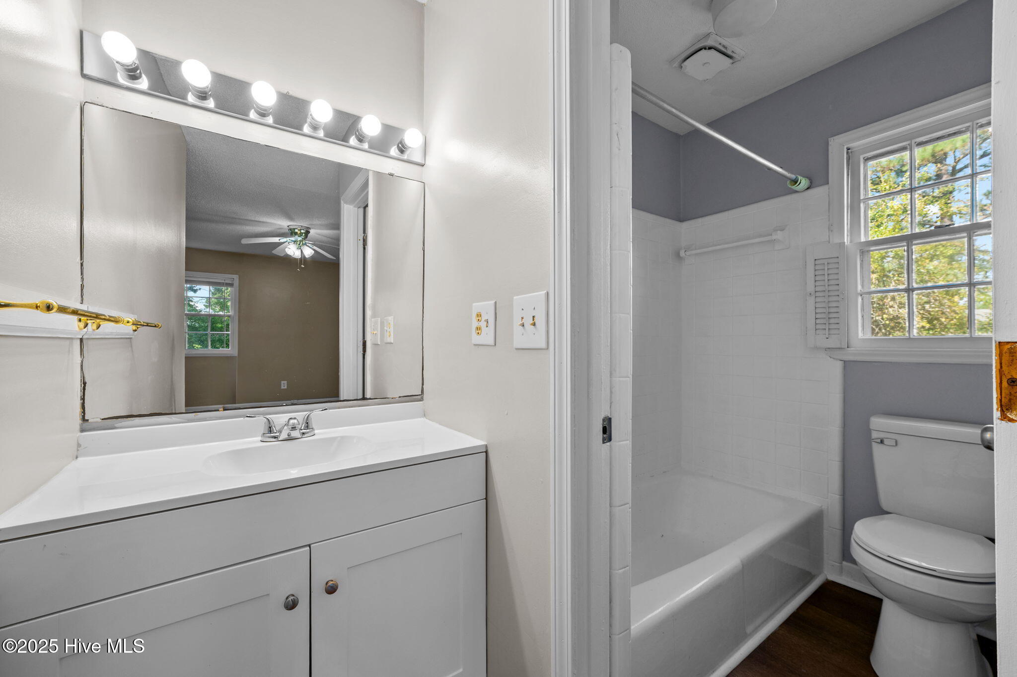 802 Eagle Road Kinston, NC 28501 - Photo 31 of 46 Primary Bathroom