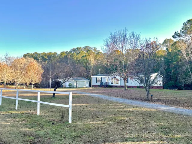 $299,999 | 106 Airborne Way, Cross, SC 29436