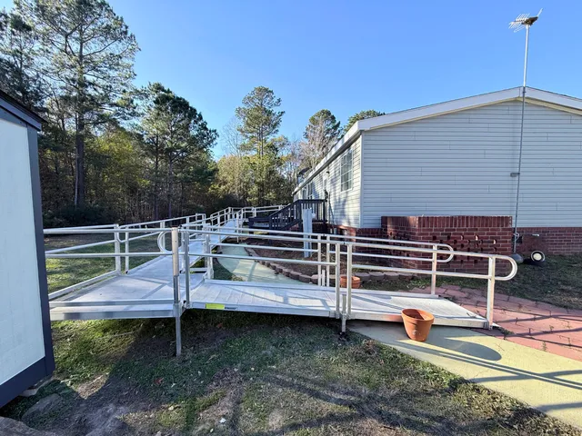 $299,999 | 106 Airborne Way, Cross, SC 29436