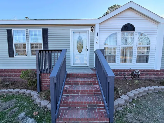 $299,999 | 106 Airborne Way, Cross, SC 29436