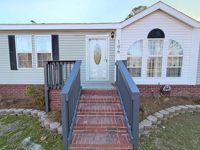$299,999 | 106 Airborne Way, Cross, SC 29436
