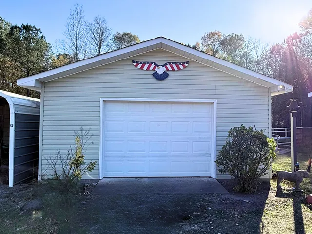 $299,999 | 106 Airborne Way, Cross, SC 29436