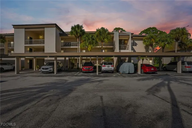 $289,000 | 5845 Trailwinds Drive, Unit 515, Fort Myers, FL 33907