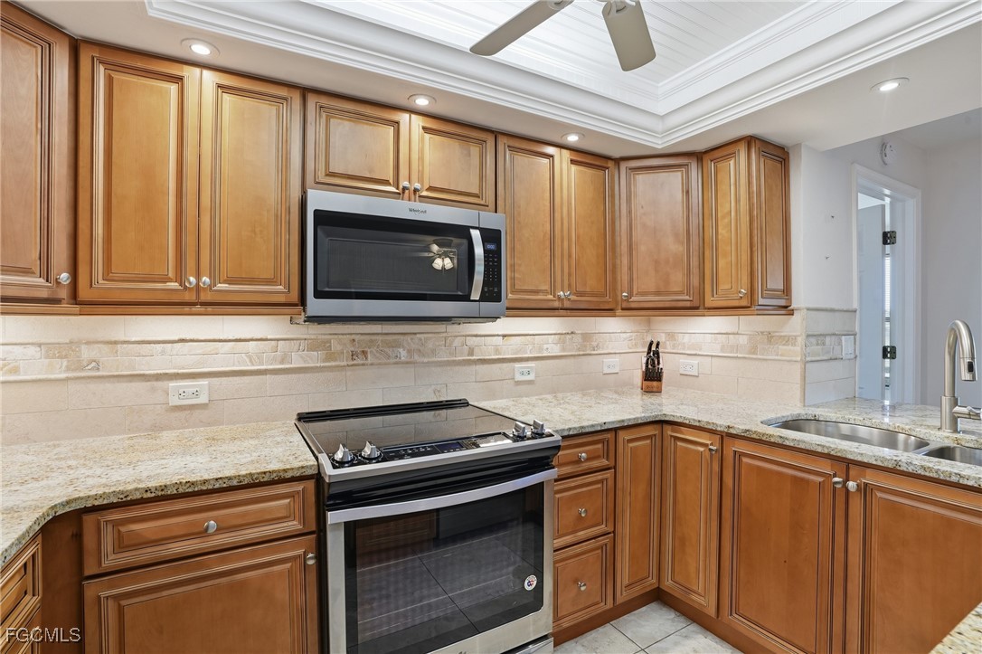 5845 Trailwinds Drive, Unit 515 Fort Myers, FL 33907 - Photo 8 of 49