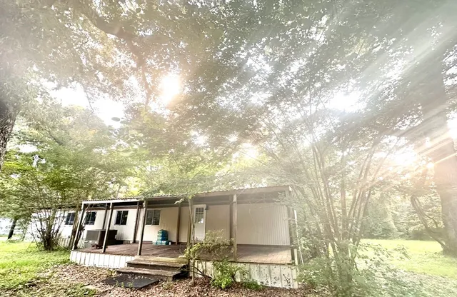 $1,300 | 933 South Pine Lake Road, Montgomery, TX 77316