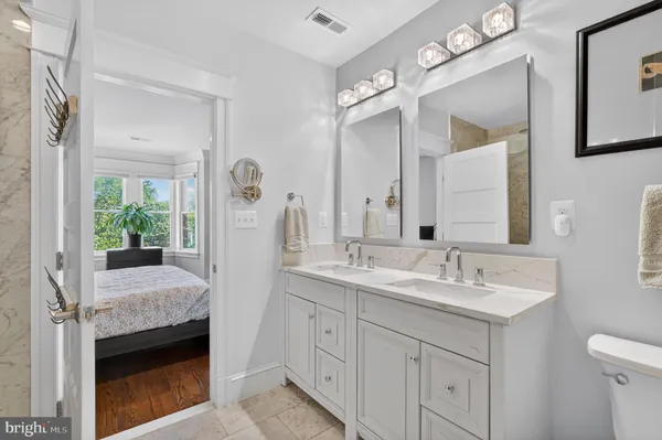$1,495,000 | 623 Massachusetts Avenue Northeast, Washington, DC 20002
