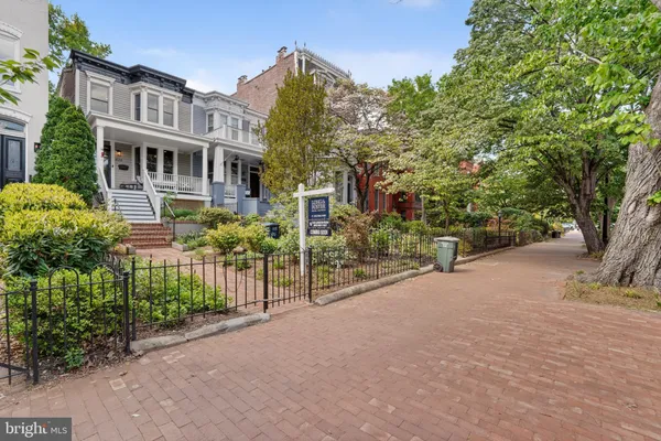 $1,495,000 | 623 Massachusetts Avenue Northeast, Washington, DC 20002