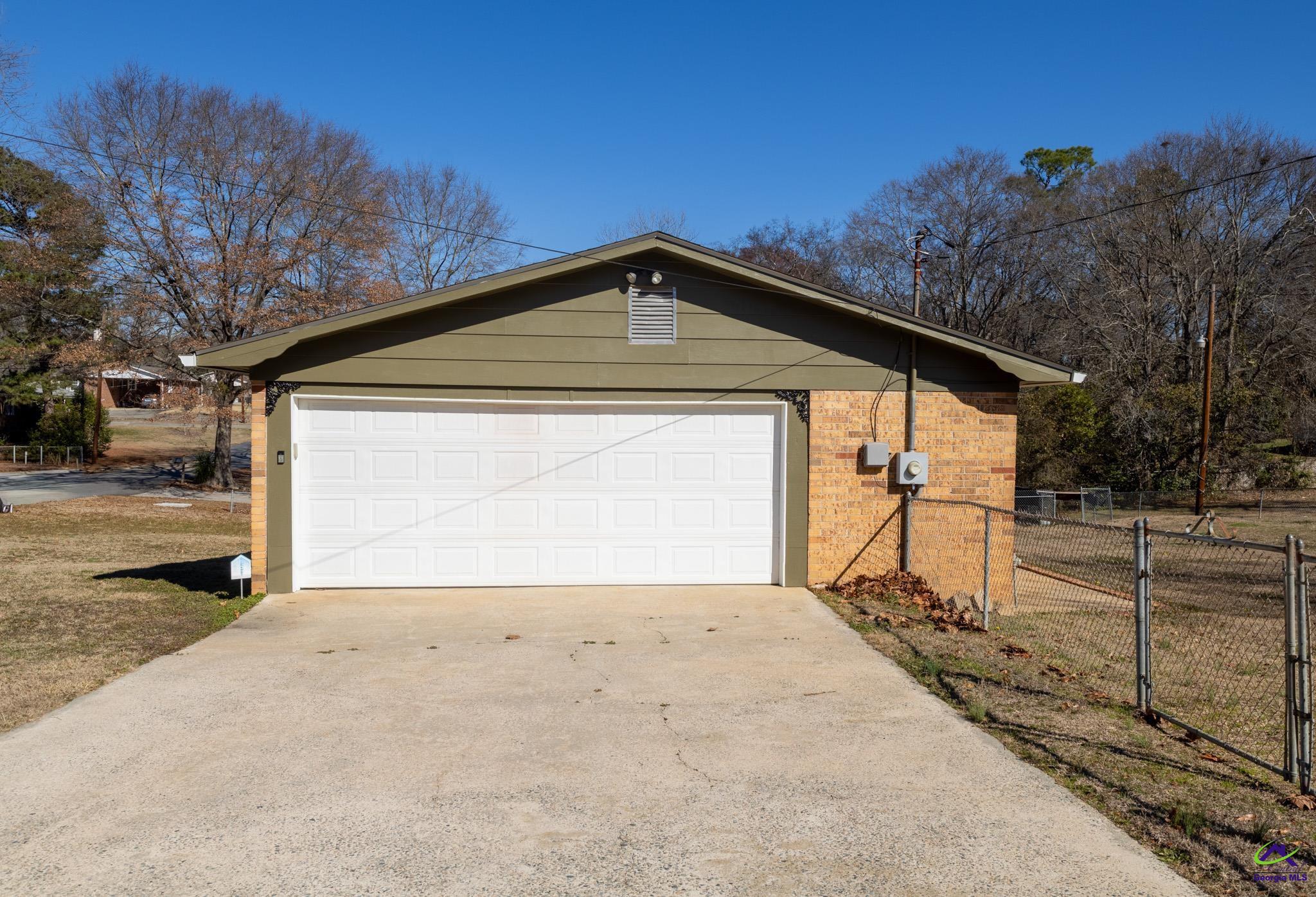 3491 Sandy Circle Macon, GA 31216 - Photo 40 of 47 a front view of a house with a yard