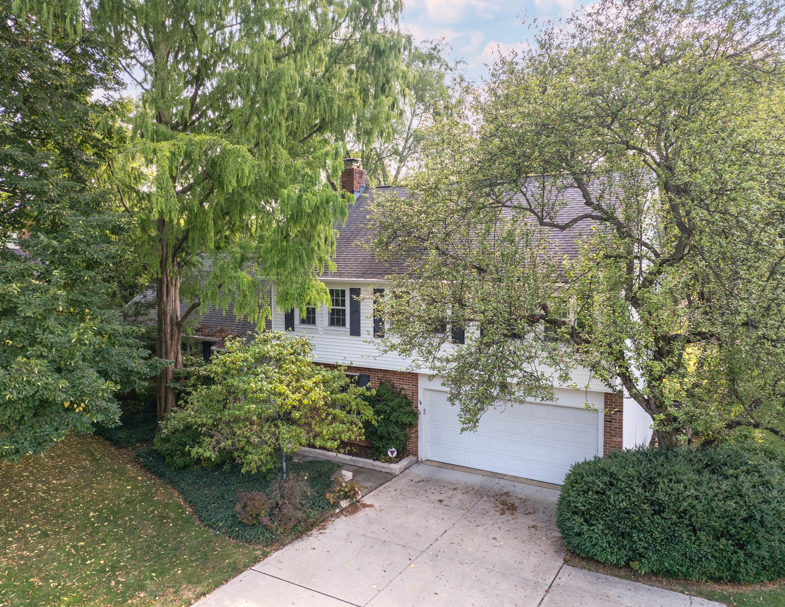 4347 Castleton Road Columbus, OH 43220 - Photo 2 of 71 Front