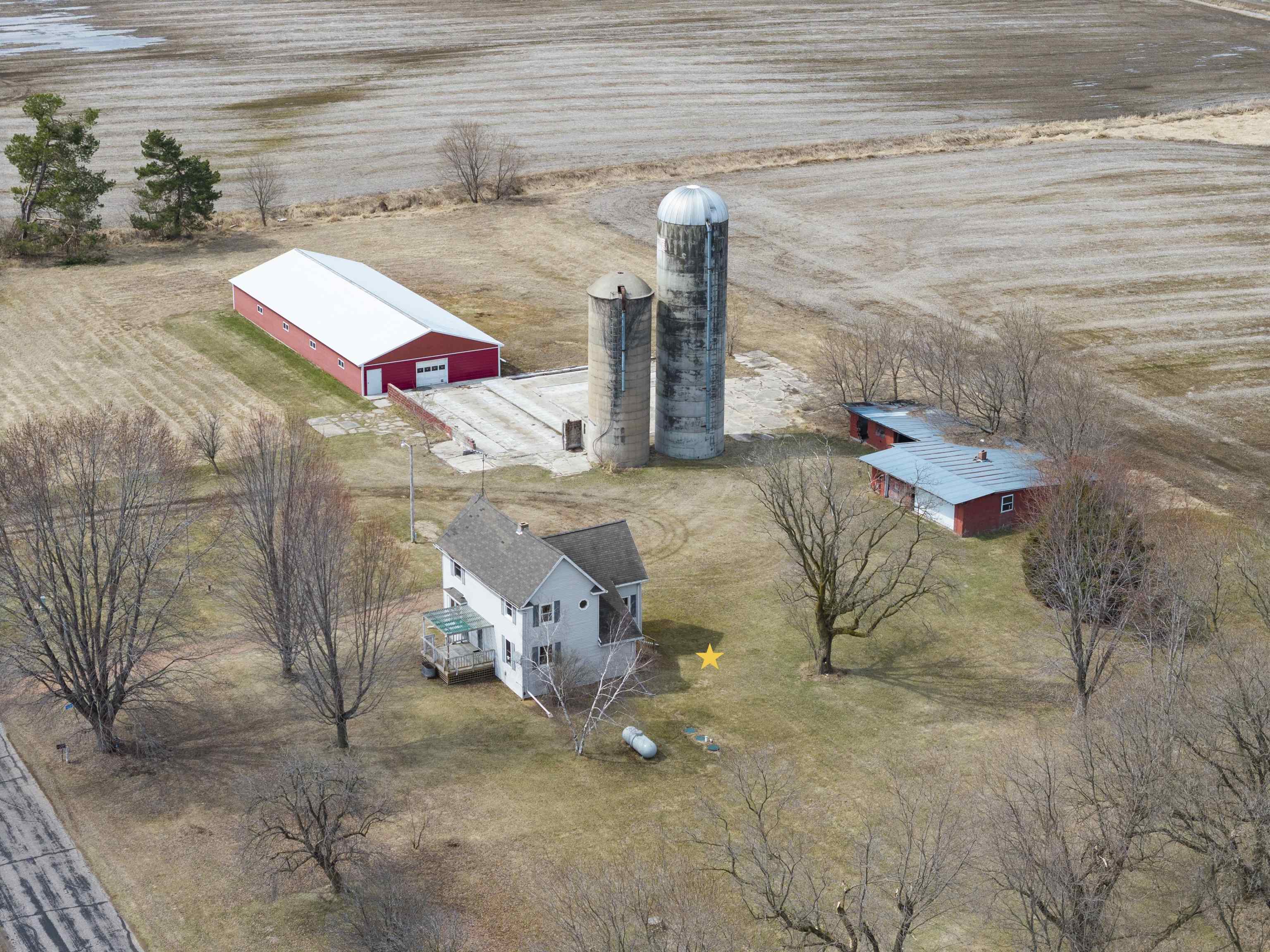 E10702 Eulrich Road Clintonville, WI 54929 - Photo 2 of 48