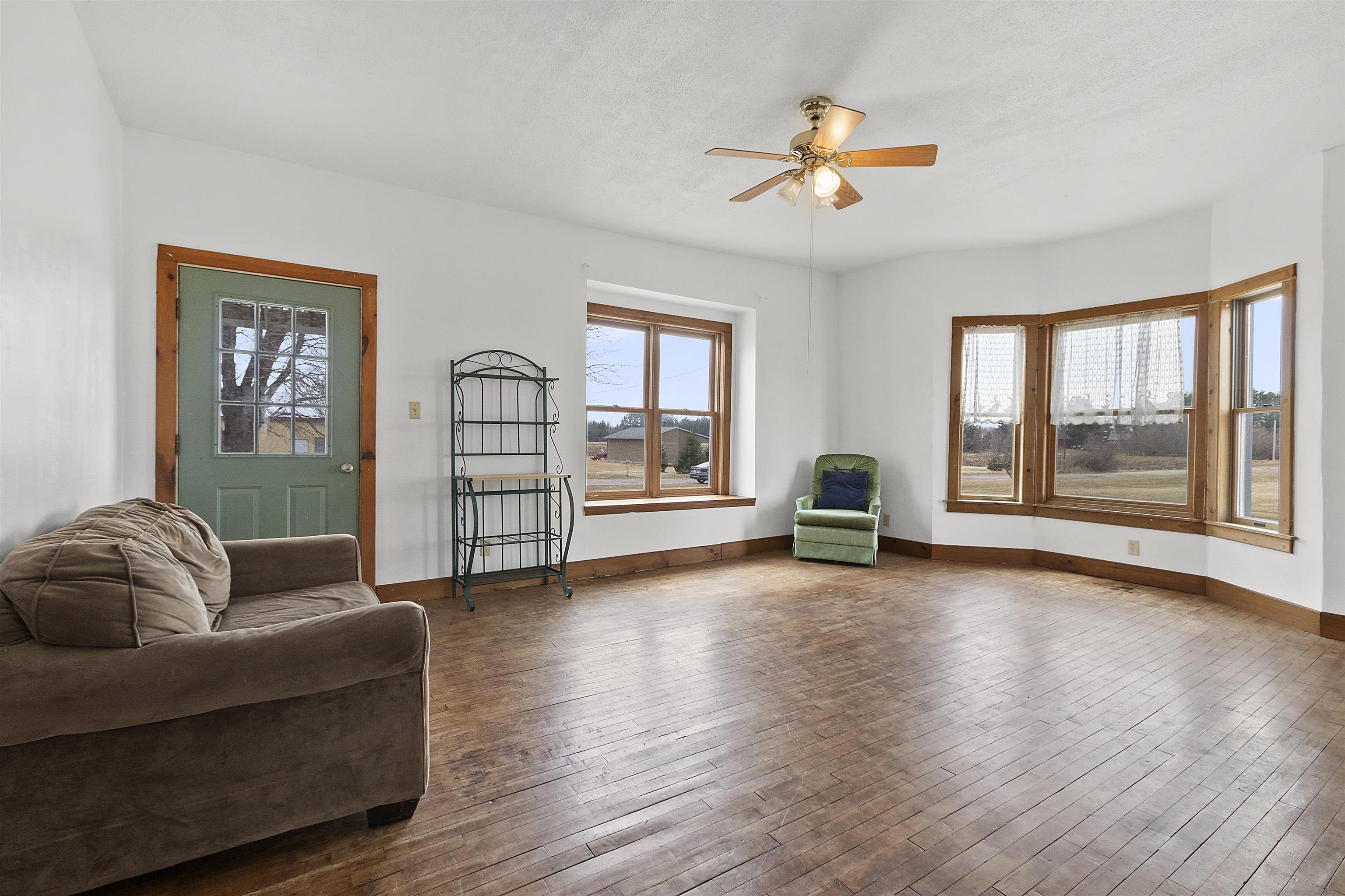 E10702 Eulrich Road Clintonville, WI 54929 - Photo 3 of 48