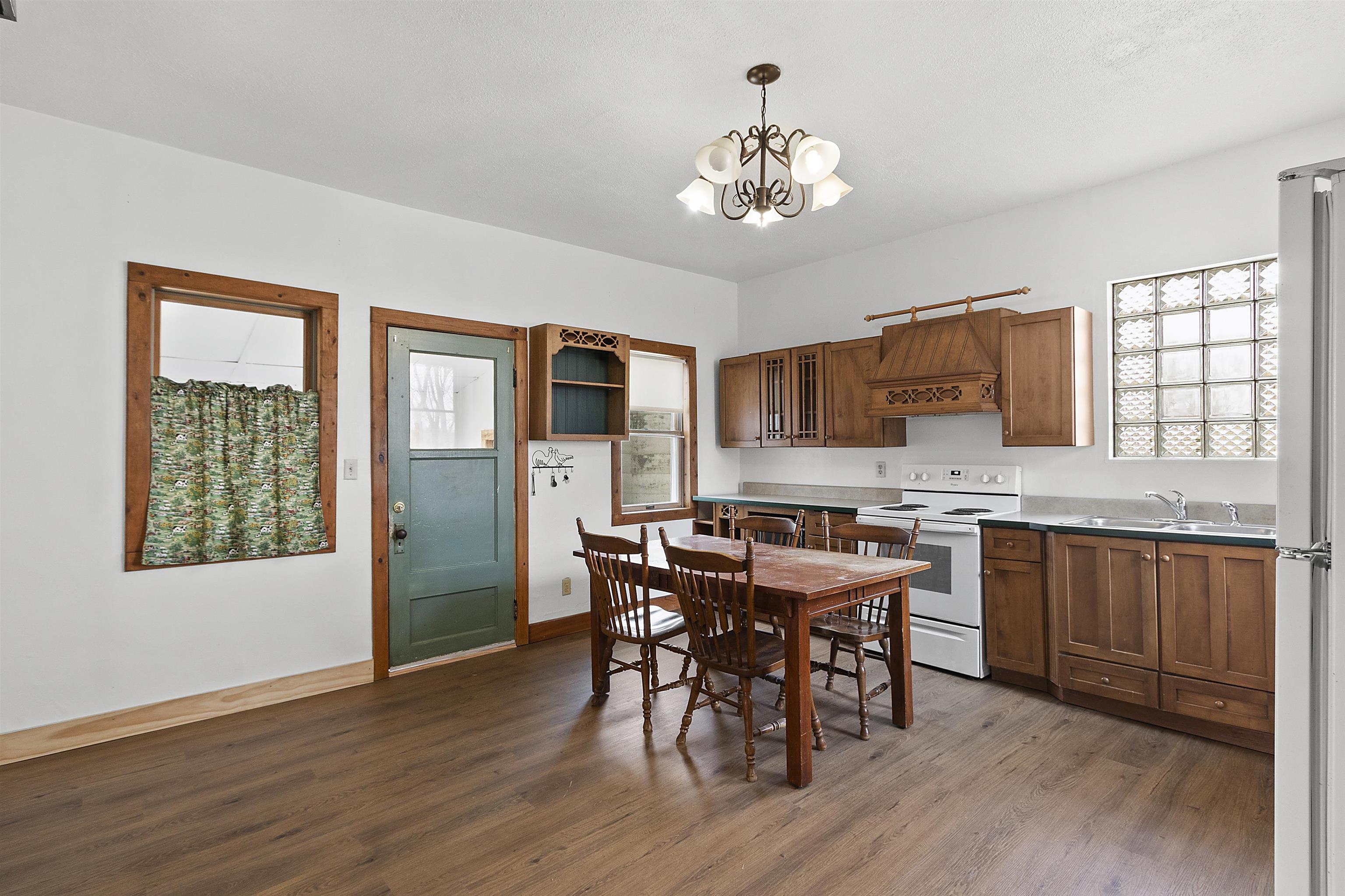 E10702 Eulrich Road Clintonville, WI 54929 - Photo 6 of 48