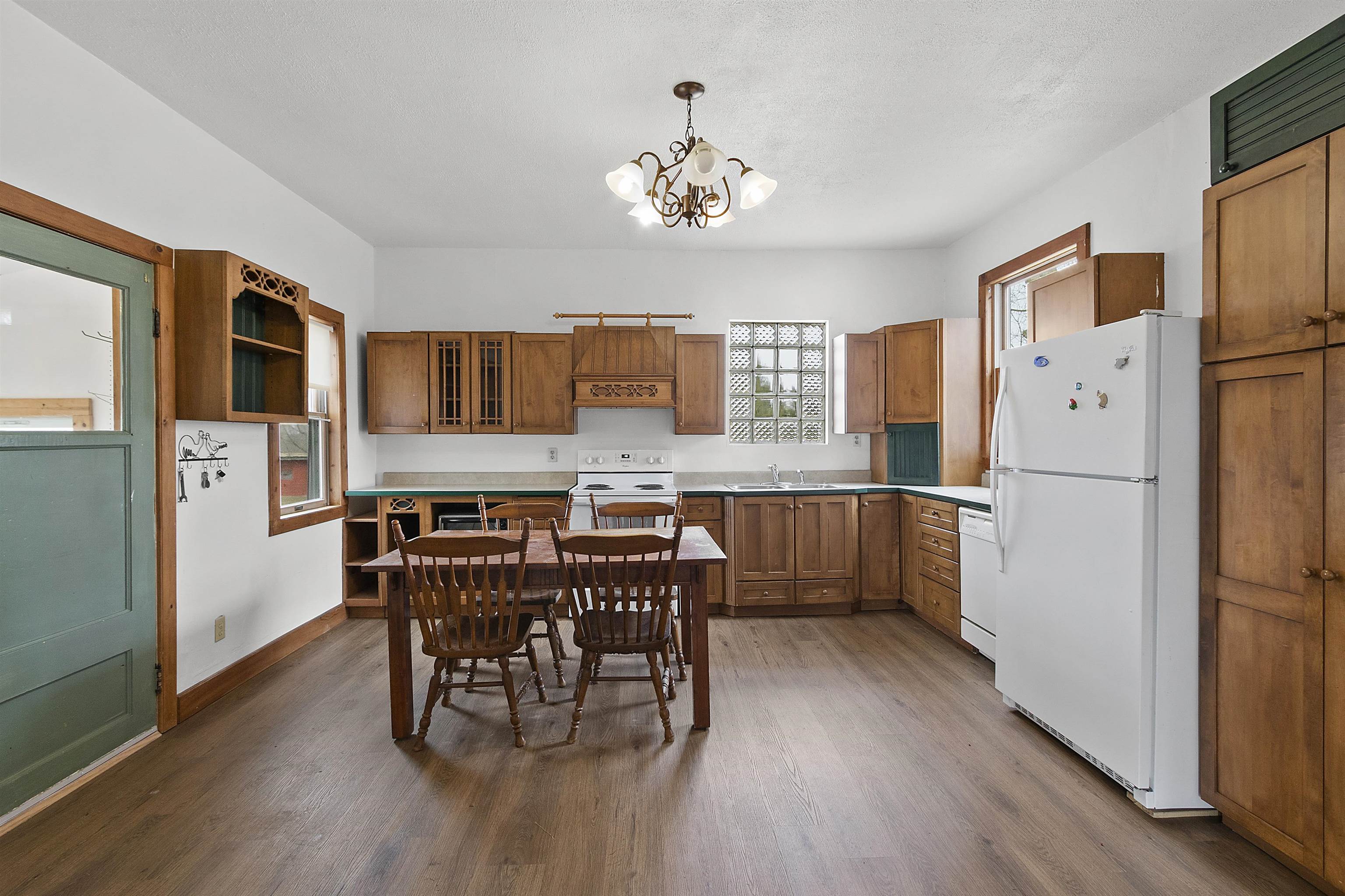 E10702 Eulrich Road Clintonville, WI 54929 - Photo 7 of 48