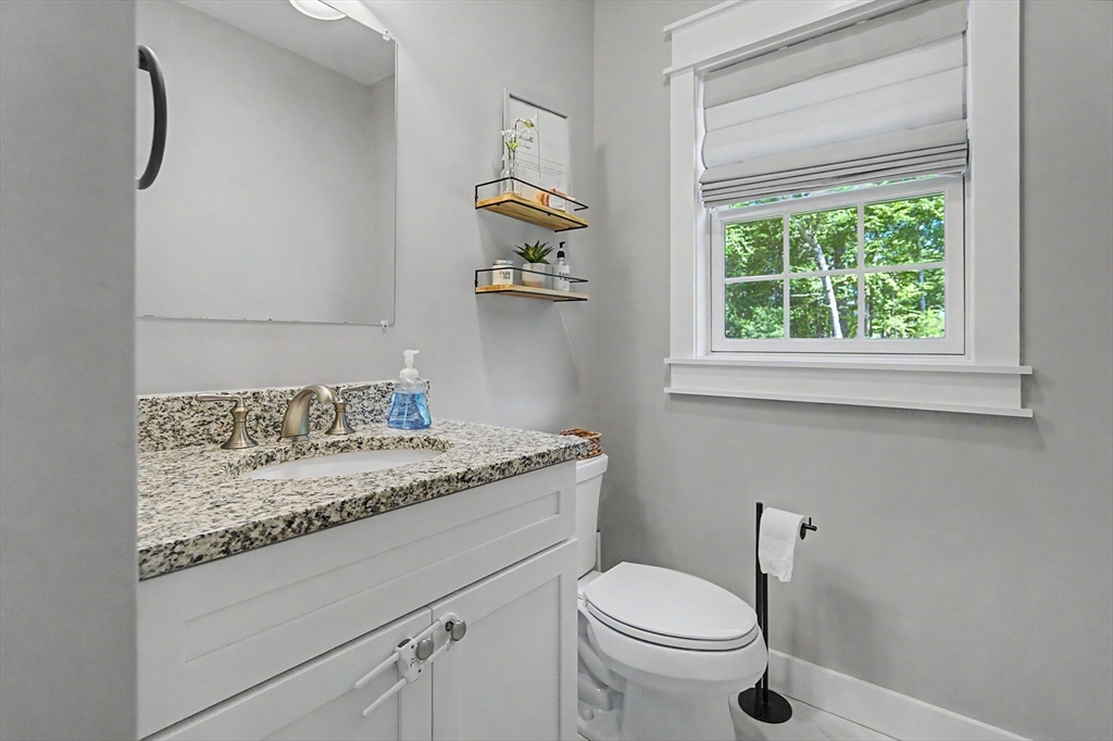 377 Rebecca Road Northbridge, MA 01588 - Photo 28 of 40