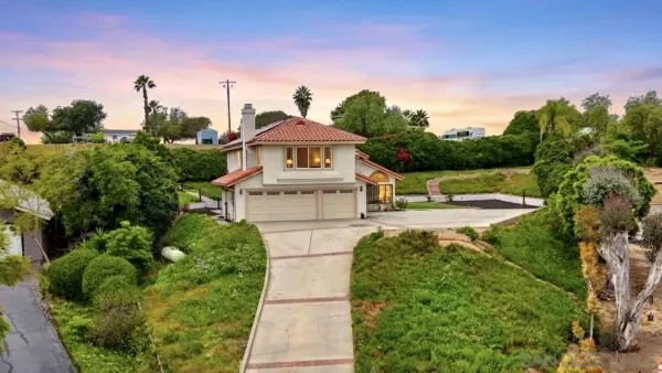 $949,000 | 1402 Broken Arrow Lane, Fallbrook, CA 92028