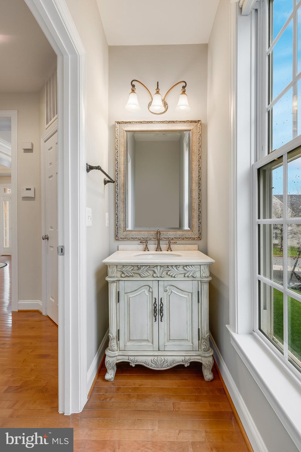 42432 Corro Place Ashburn, VA 20148 - Photo 25 of 55 Powder Room on Main Level