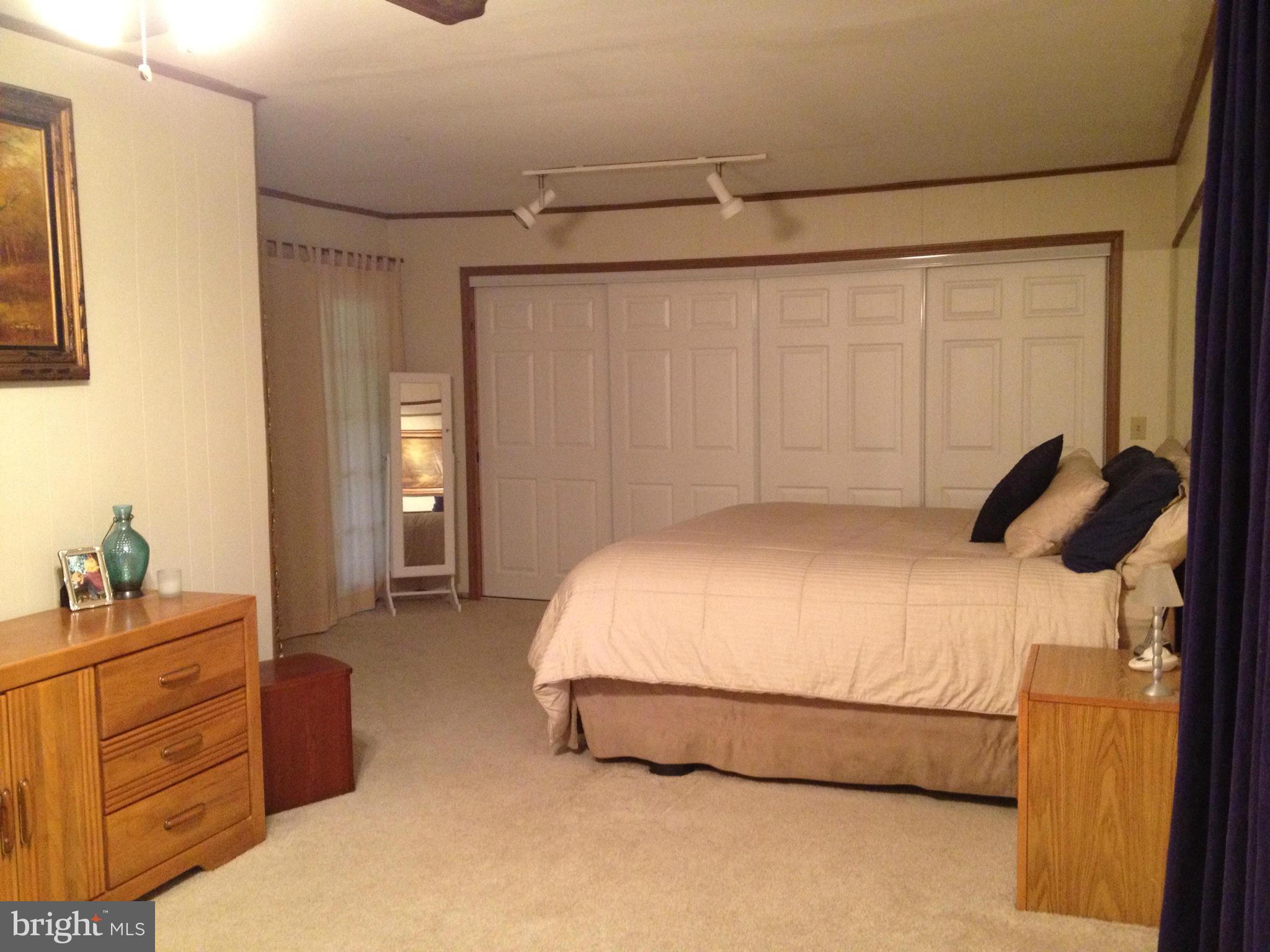 136 Shore Road Arnold, MD 21012 - Photo 5 of 8 Bedroom (Master)