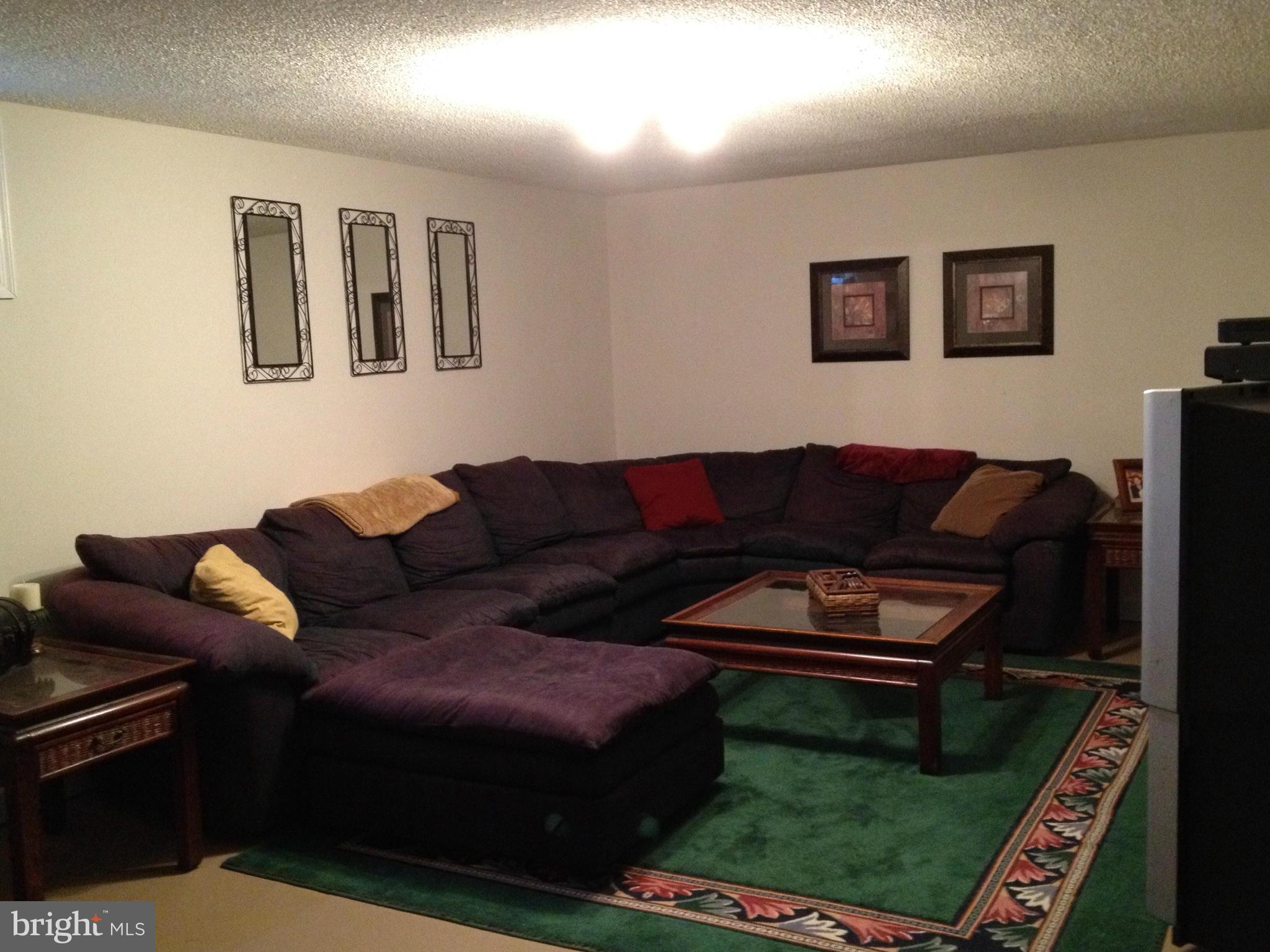 136 Shore Road Arnold, MD 21012 - Photo 6 of 8 Family Room