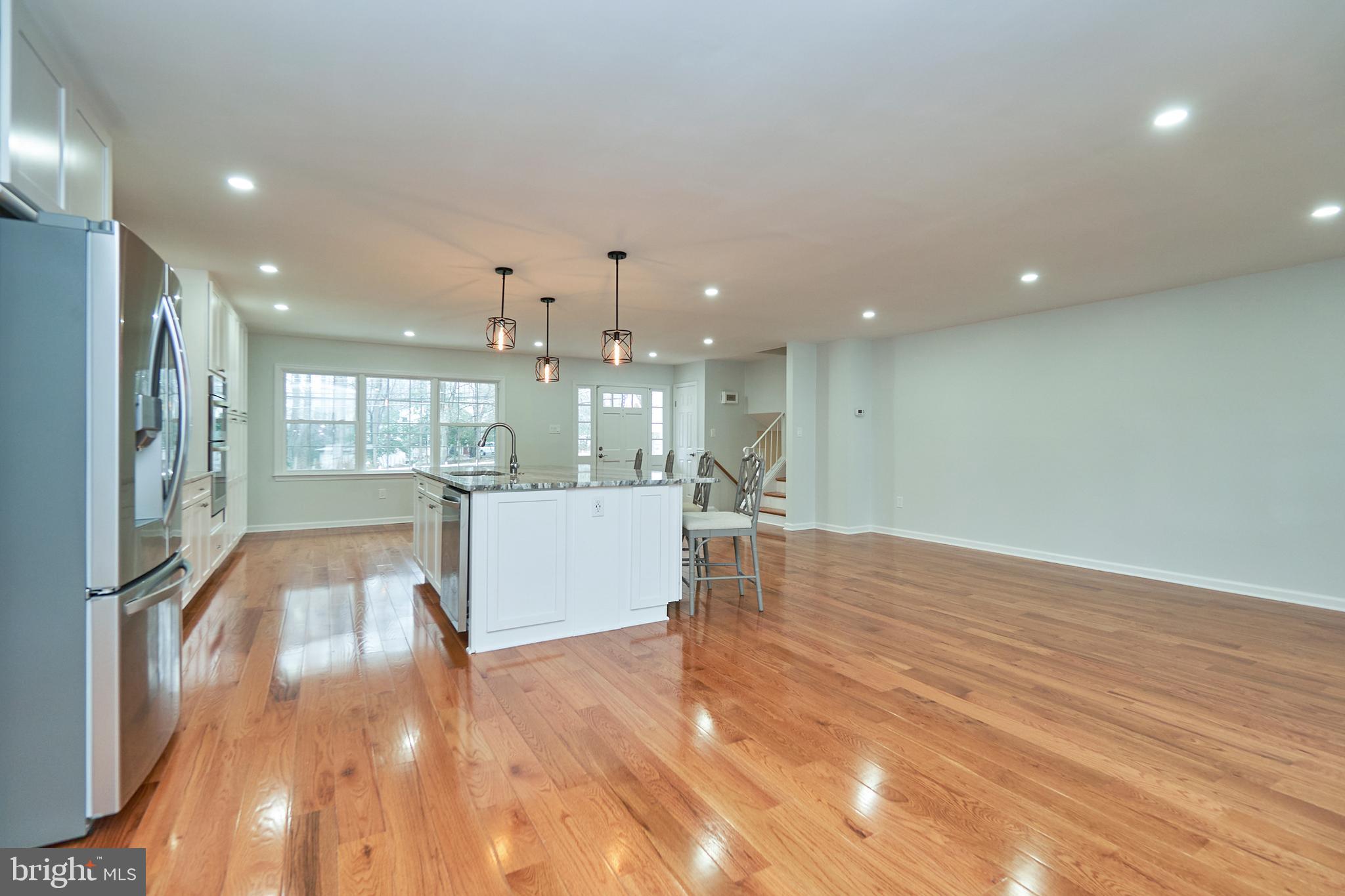 11913 Bennett Road Herndon, VA 20171 - Photo 5 of 29 Gallery Image 5