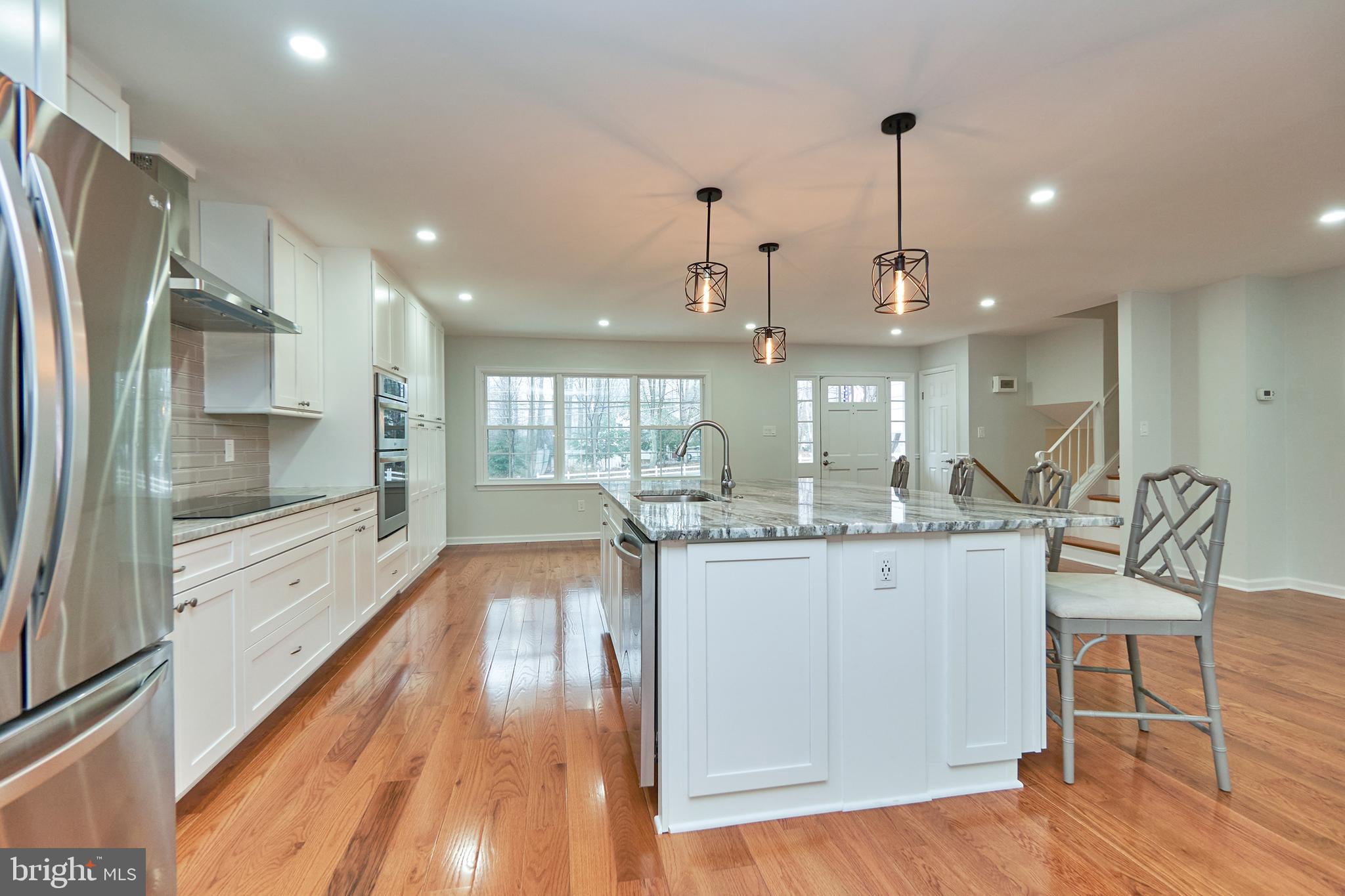 11913 Bennett Road Herndon, VA 20171 - Photo 7 of 29 Gallery Image 7
