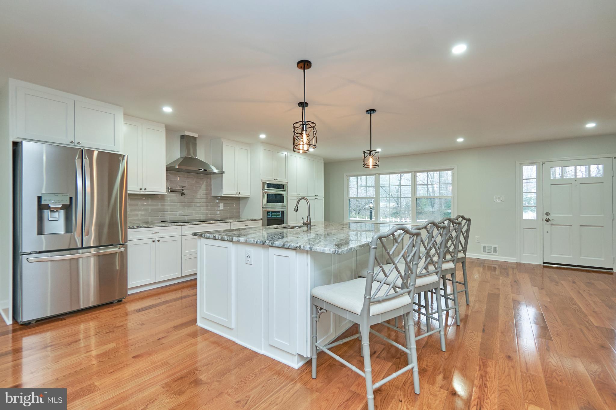 11913 Bennett Road Herndon, VA 20171 - Photo 8 of 29 Gallery Image 8