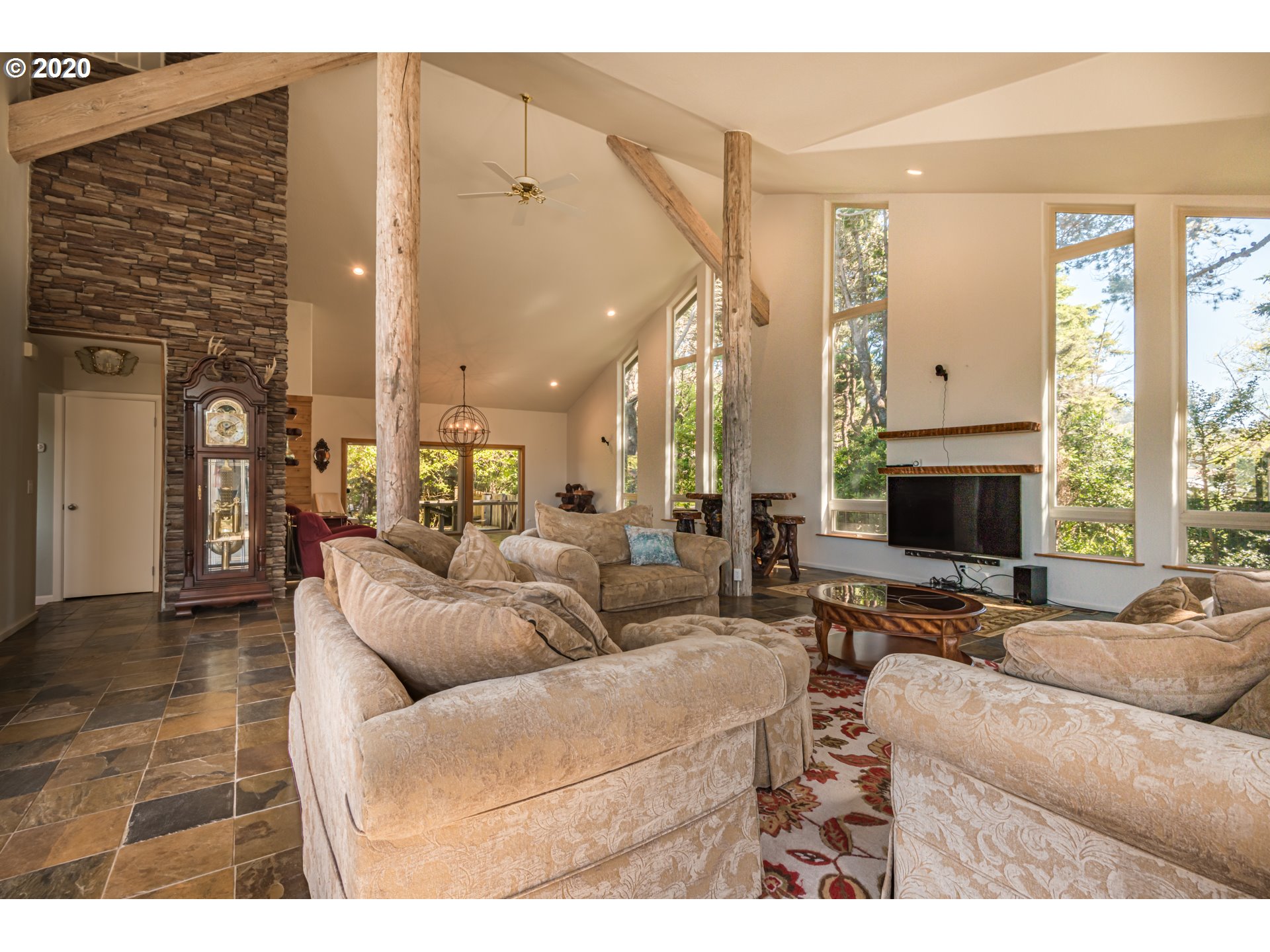 34722 Ophir Road Gold Beach, OR 97444 - Photo 4 of 32 Gallery Image 4