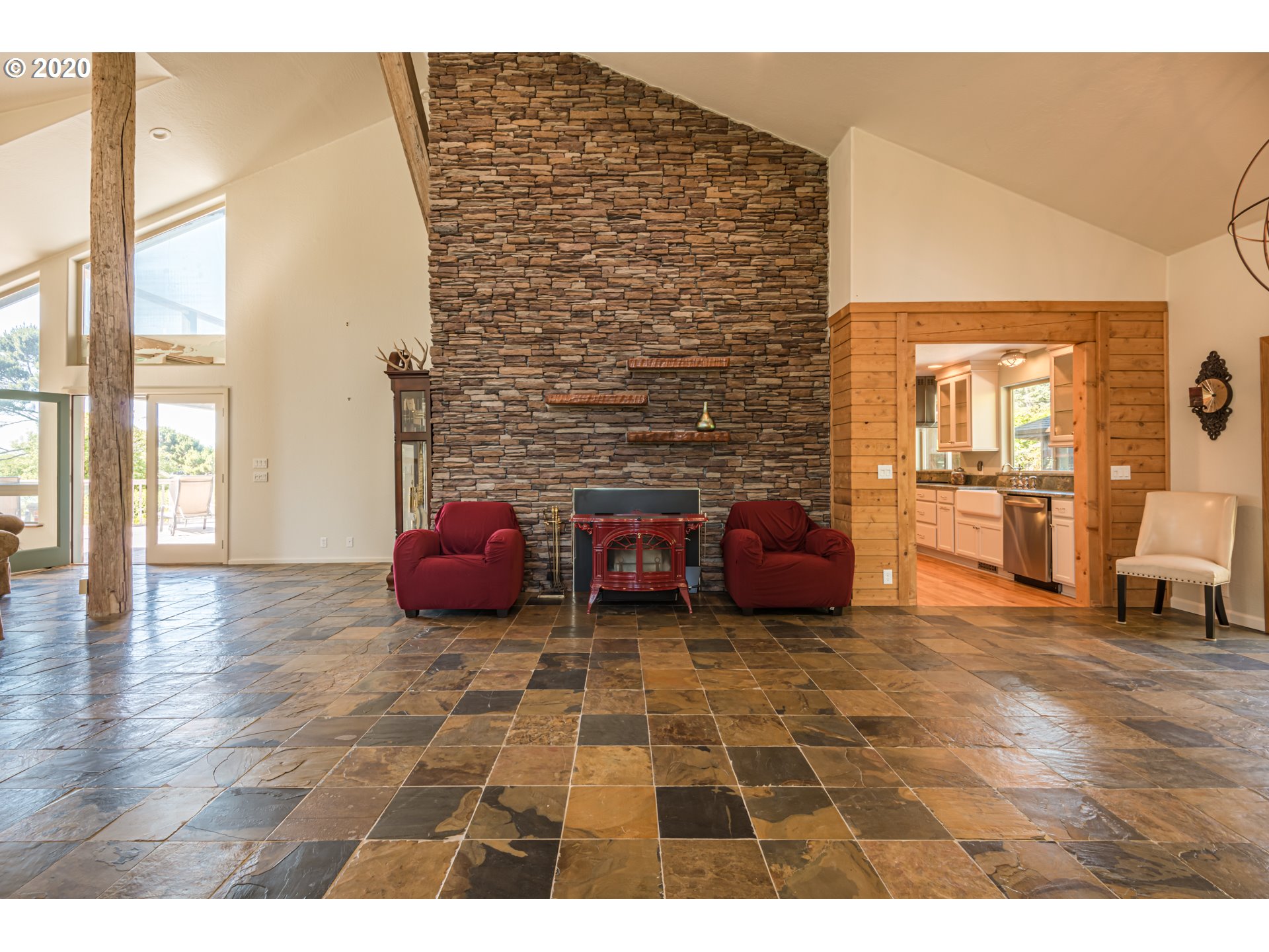 34722 Ophir Road Gold Beach, OR 97444 - Photo 6 of 32 Gallery Image 6