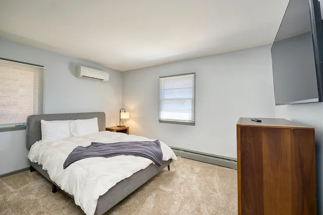 $1,850 | 1284 Snelling Avenue North, St. Paul, MN 55108