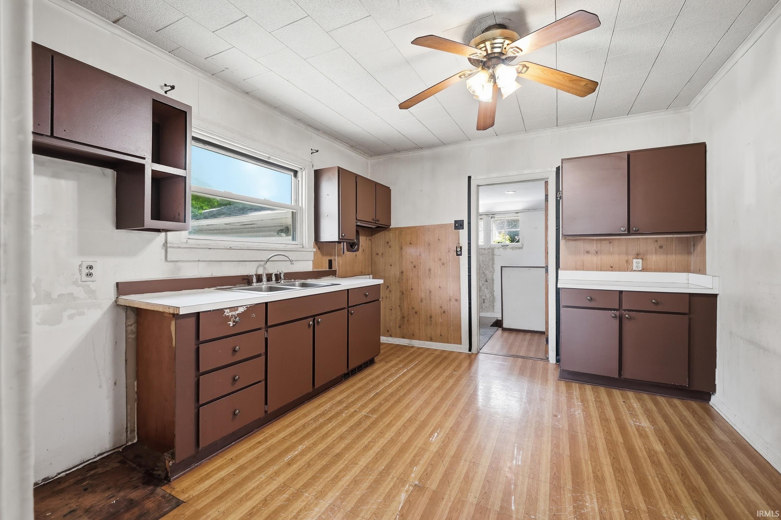 315 West Oak Street Butler, IN 46721 - Photo 12 of 41