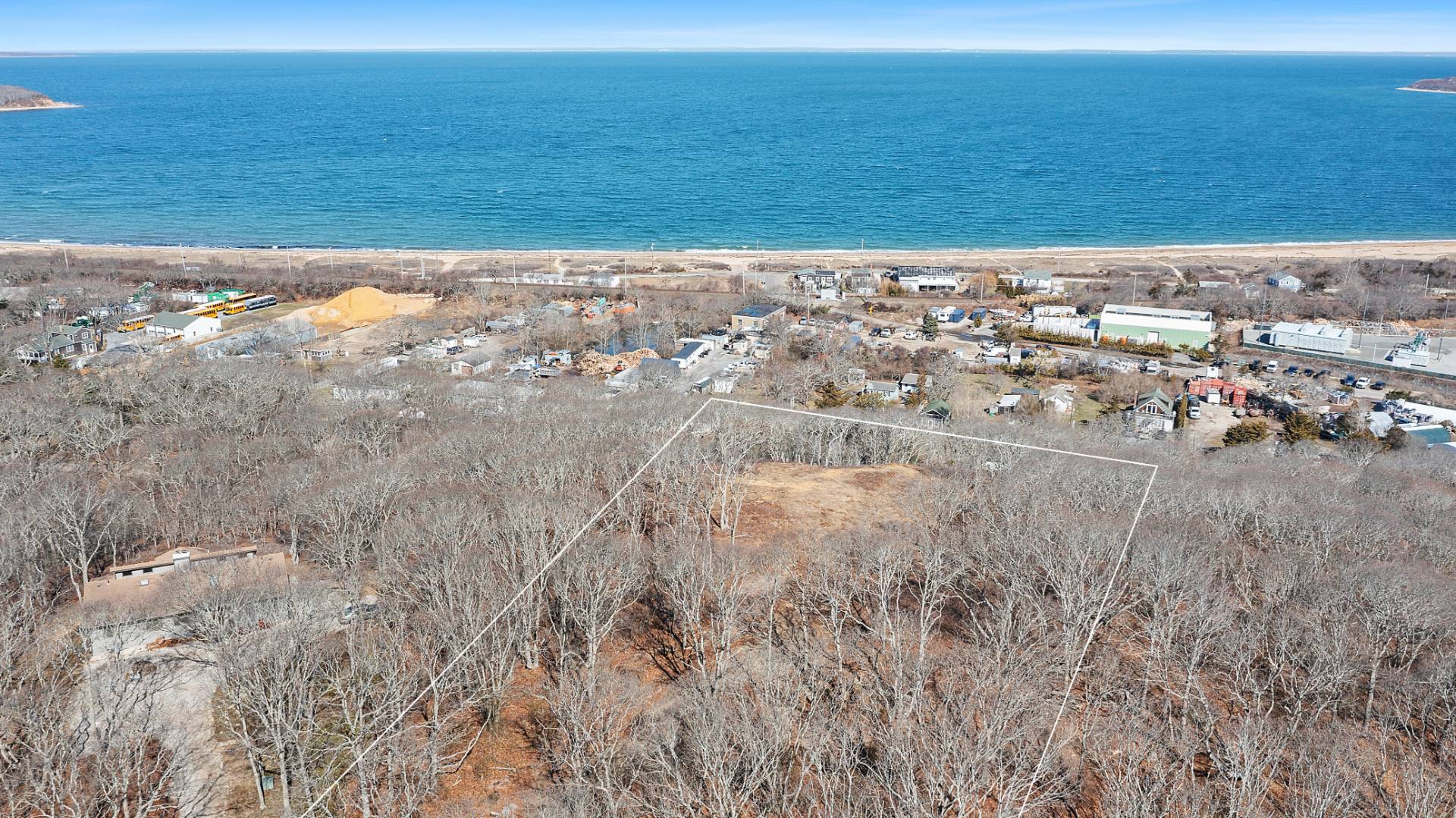 6 Ft Pond Road Montauk, NY 11954 - Photo 4 of 8 a view of an ocean beach