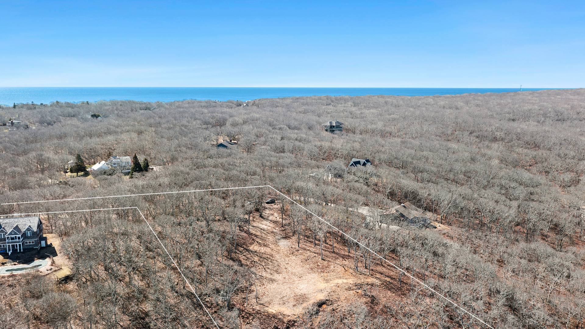 6 Ft Pond Road Montauk, NY 11954 - Photo 5 of 8 a view of a dry yard