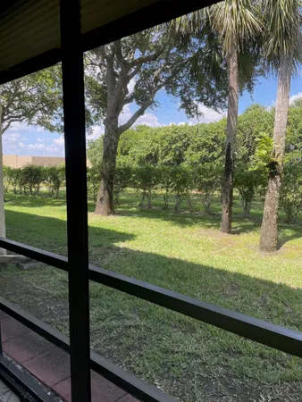 $1,800 | 7879 Willow Spring Cir Lake, Unit 913, Lake Worth, FL 33467