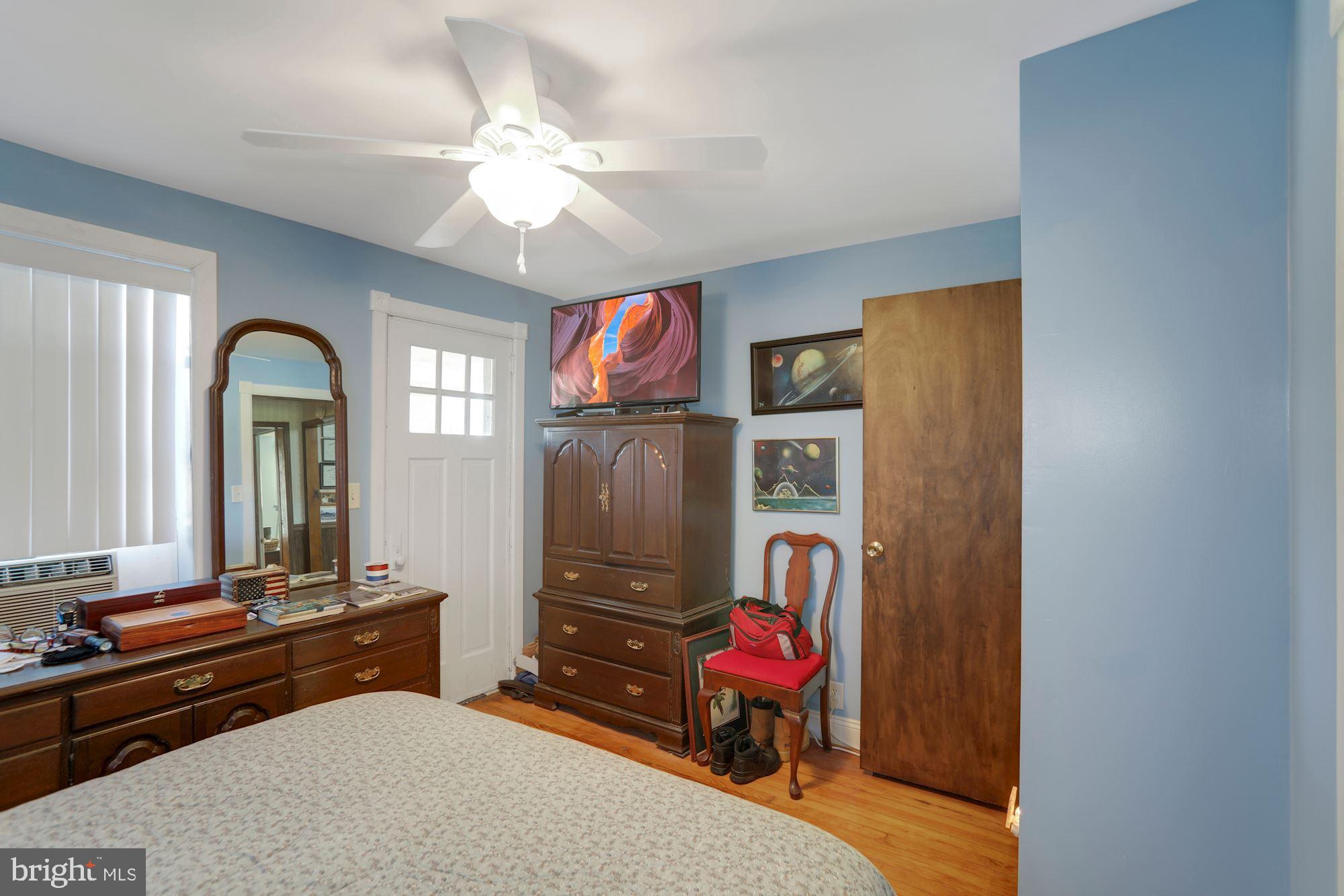 115 Kansas Road Pennsville, NJ 08070 - Photo 17 of 30 Bedroom 1 w/access to front porch.