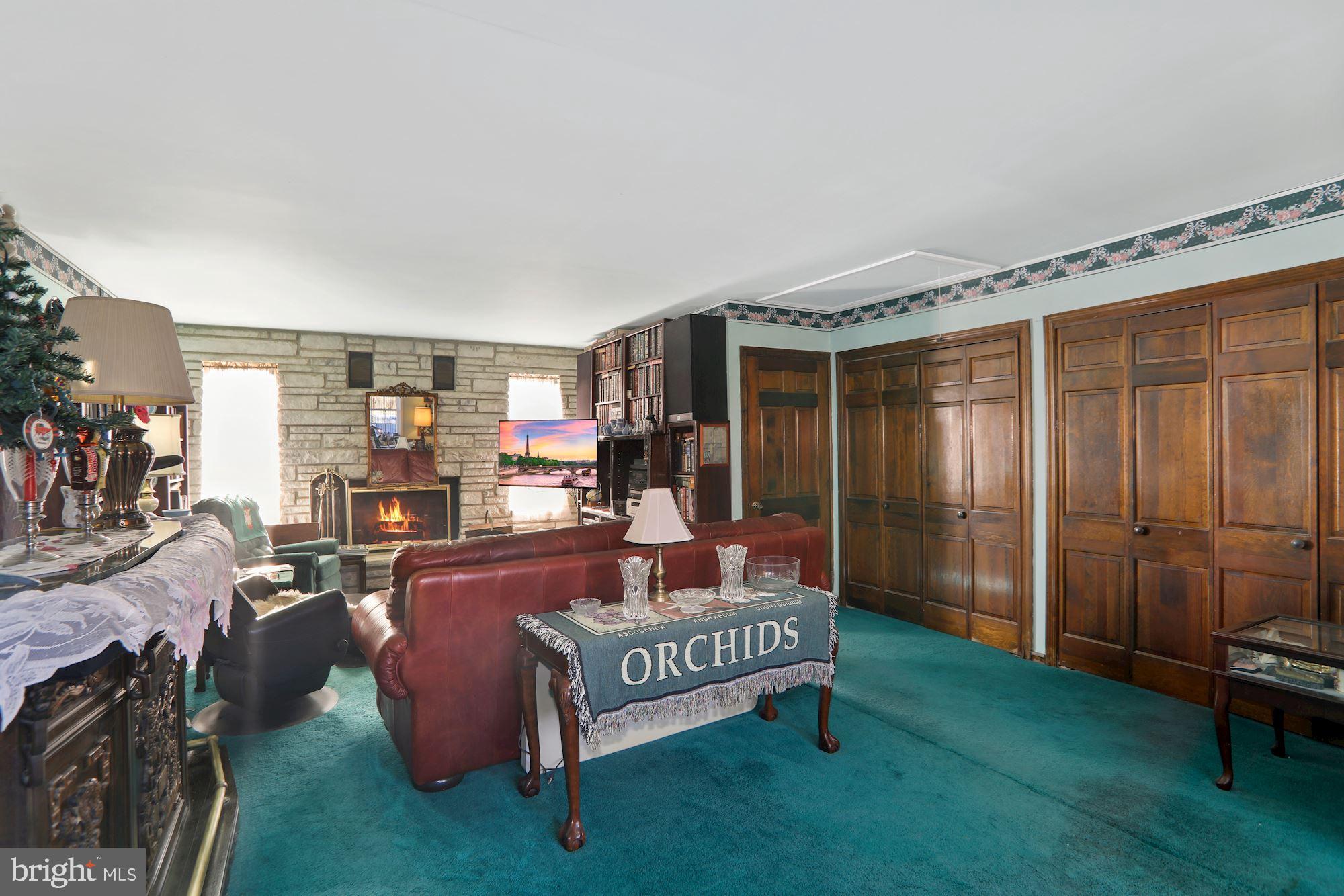115 Kansas Road Pennsville, NJ 08070 - Photo 5 of 30 Living Room/Dining Room Combo
