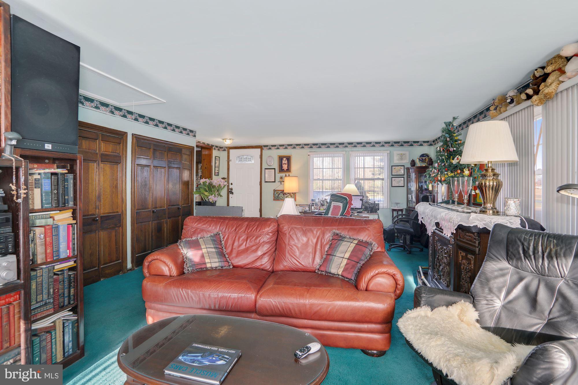 115 Kansas Road Pennsville, NJ 08070 - Photo 8 of 30 Living Room