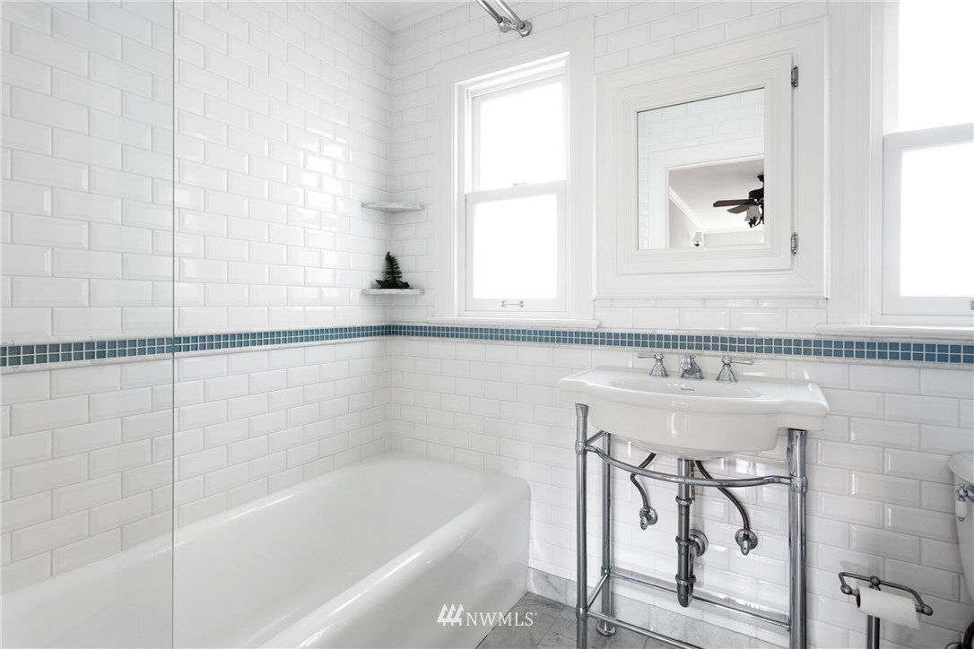 371 Prospect Street Seattle, WA 98109 - Photo 16 of 25