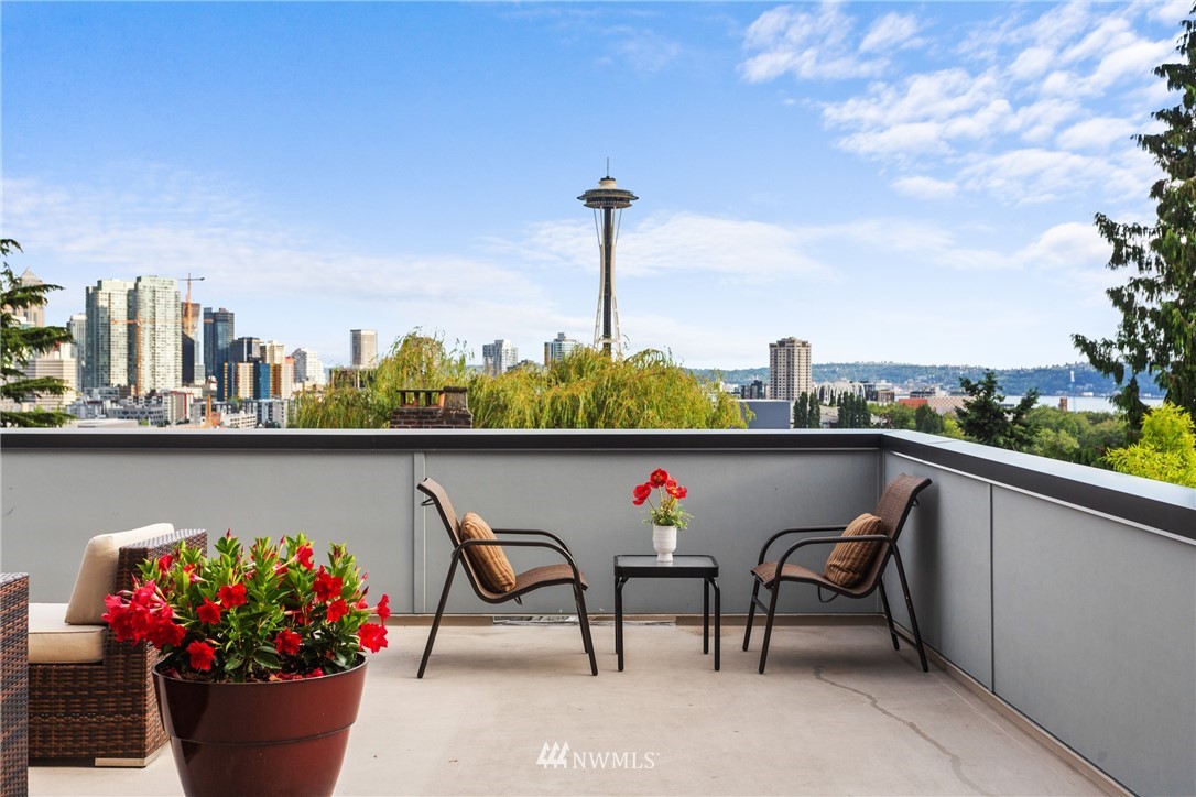 371 Prospect Street Seattle, WA 98109 - Photo 3 of 25