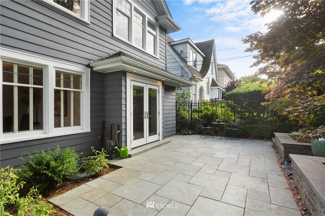 371 Prospect Street Seattle, WA 98109 - Photo 7 of 25