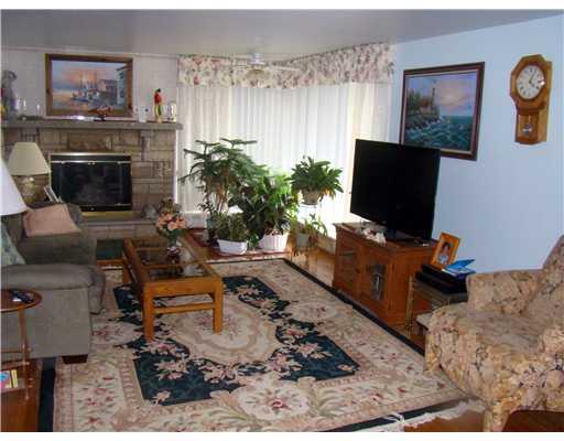 1273 Old State Road Apollo, PA 15613 - Photo 2 of 18 Living Room.