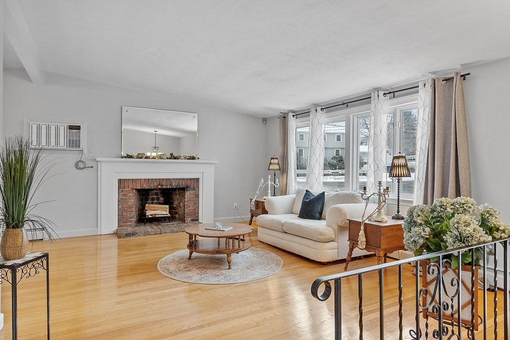16 Palmer Road Beverly, MA 01915 - Photo 3 of 28 Gallery Image 3