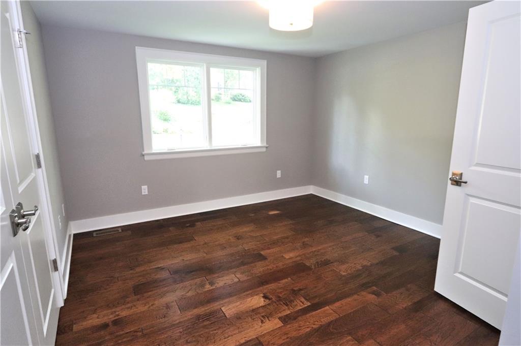 913 Old Hickory Road Pittsburgh, PA 15243 - Photo 17 of 25 Bedroom 3 12 x 12.6