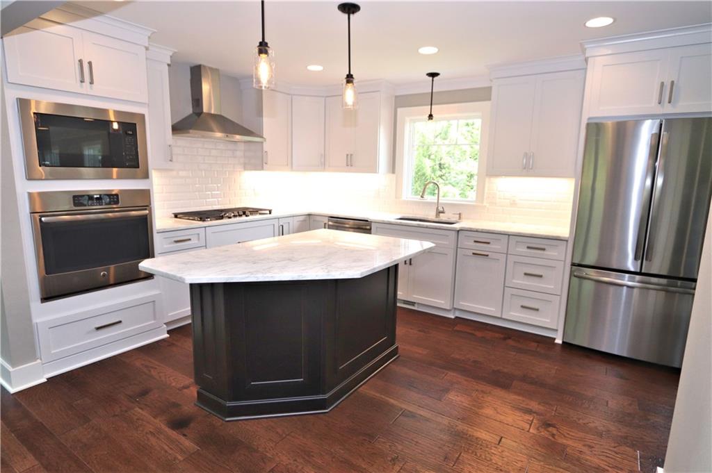 913 Old Hickory Road Pittsburgh, PA 15243 - Photo 7 of 25 Gallery Image 7