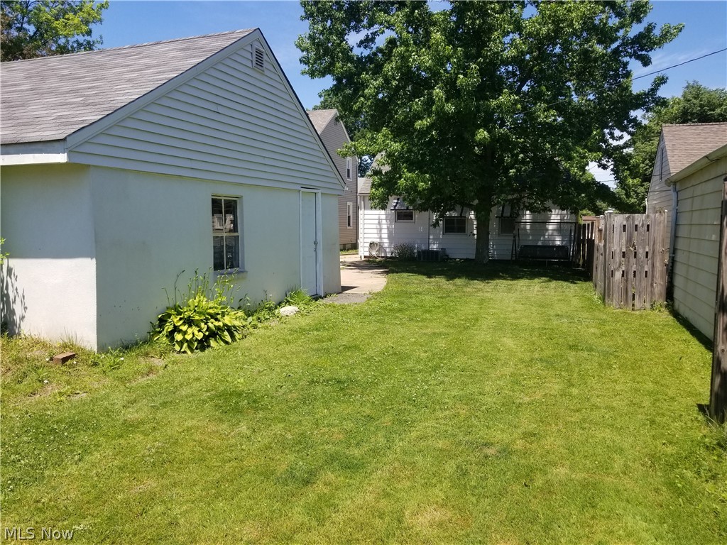 12828 Thraves Road Cleveland, OH 44125 - Photo 6 of 21 Plenty of room for a garden.