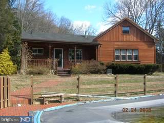 312 West Neversink Road Reading, PA 19606 - Photo 3 of 6 Gallery Image 3