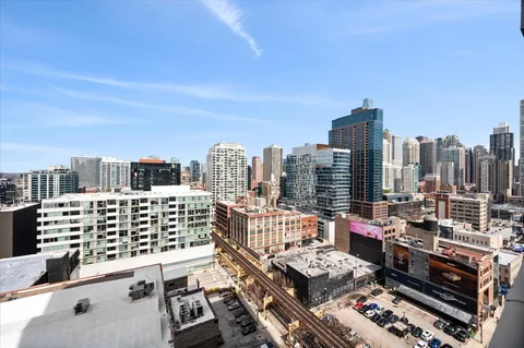 $330,000 | 303 West Ohio Street, Unit 1808, Chicago, IL 60654
