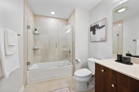 $330,000 | 303 West Ohio Street, Unit 1808, Chicago, IL 60654