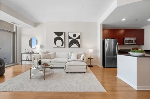 $330,000 | 303 West Ohio Street, Unit 1808, Chicago, IL 60654