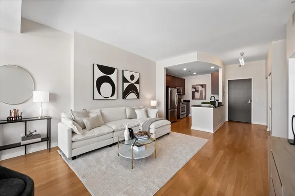 $330,000 | 303 West Ohio Street, Unit 1808, Chicago, IL 60654