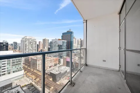$330,000 | 303 West Ohio Street, Unit 1808, Chicago, IL 60654
